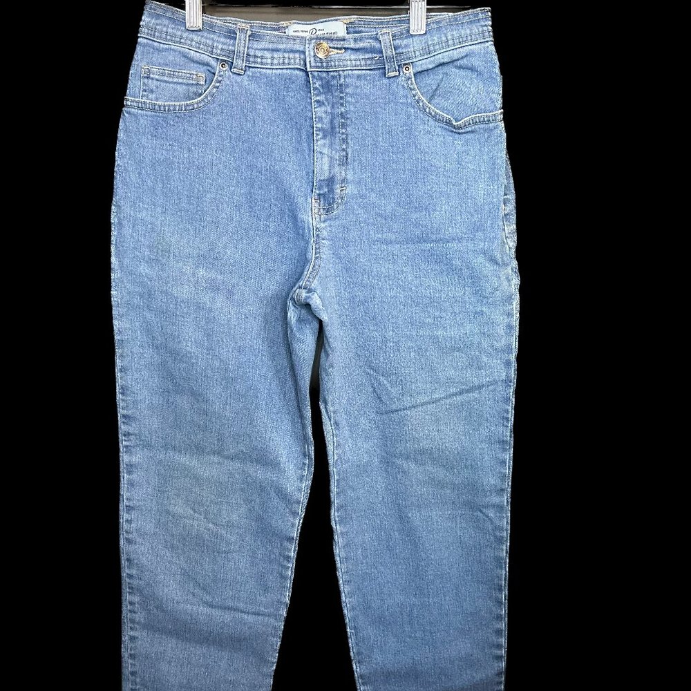Vintage Straight Leg Blue Mom High waisted Jeans Missy Size 6